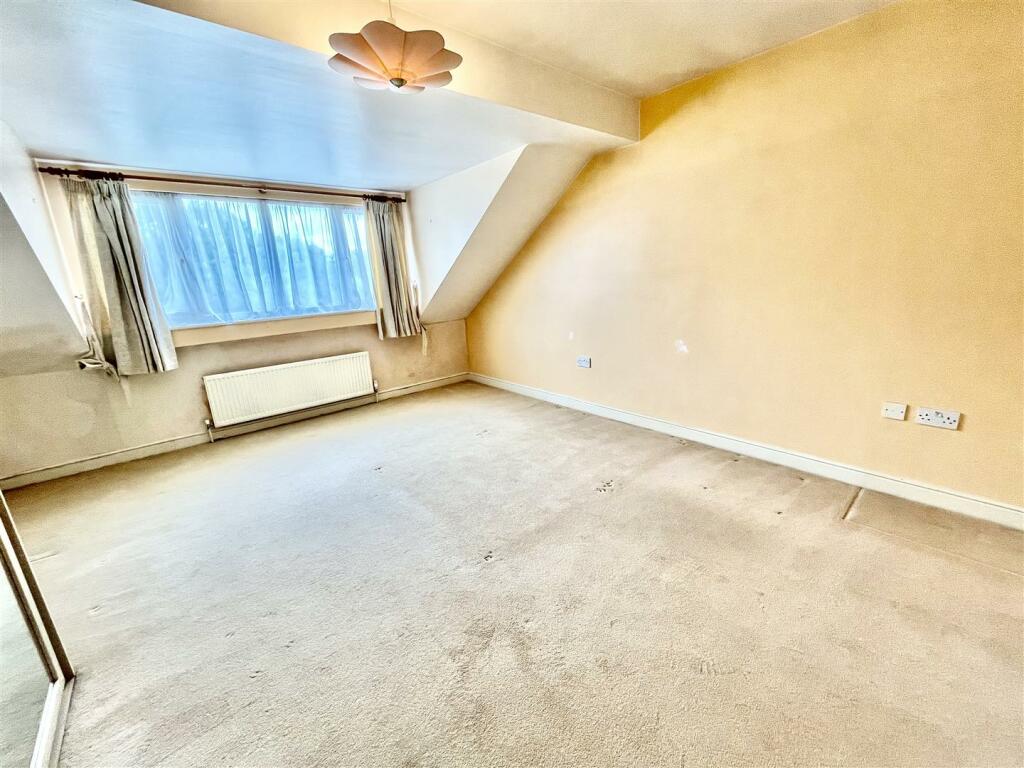 Bramleys Estate Agents - Maple Fold - Elland (4).j