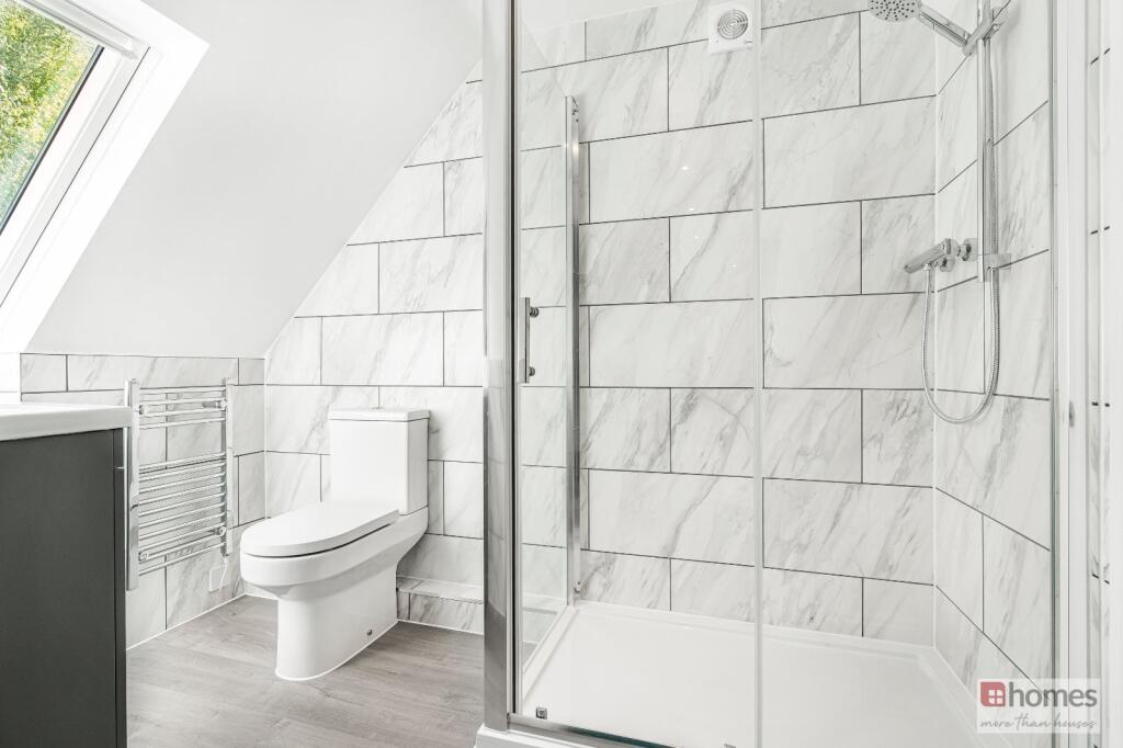 En-Suite Bathroom