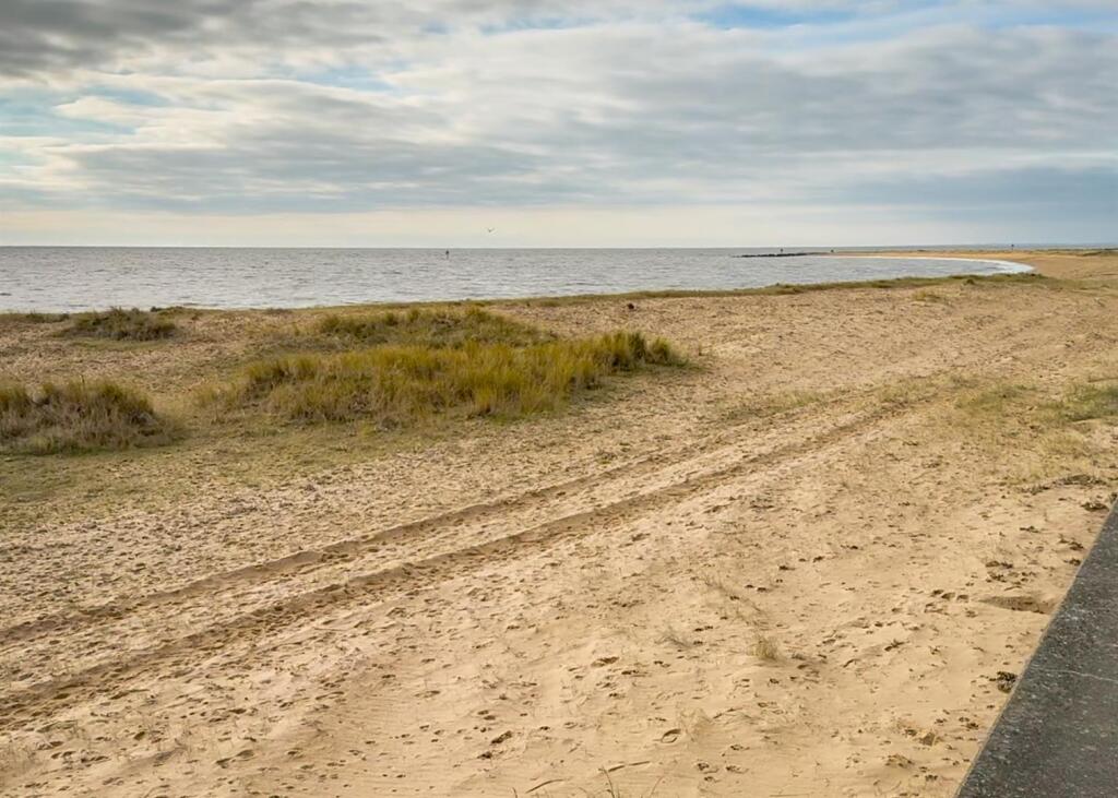 JAYWICK BEACH