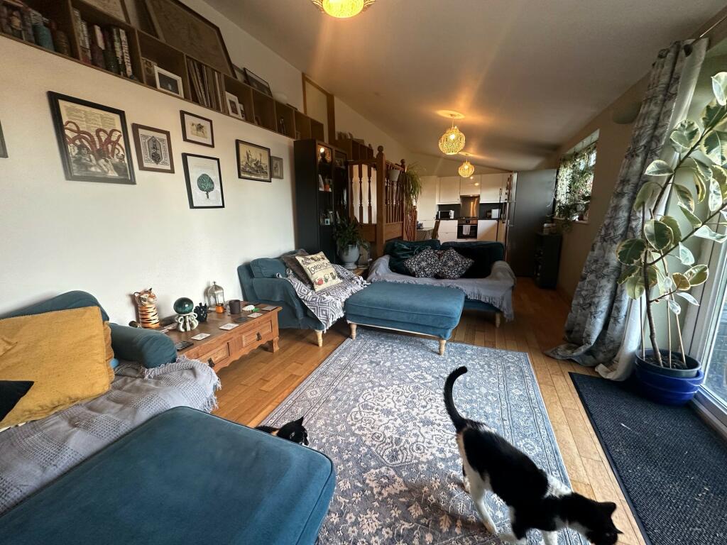 Lounge-Kitchen