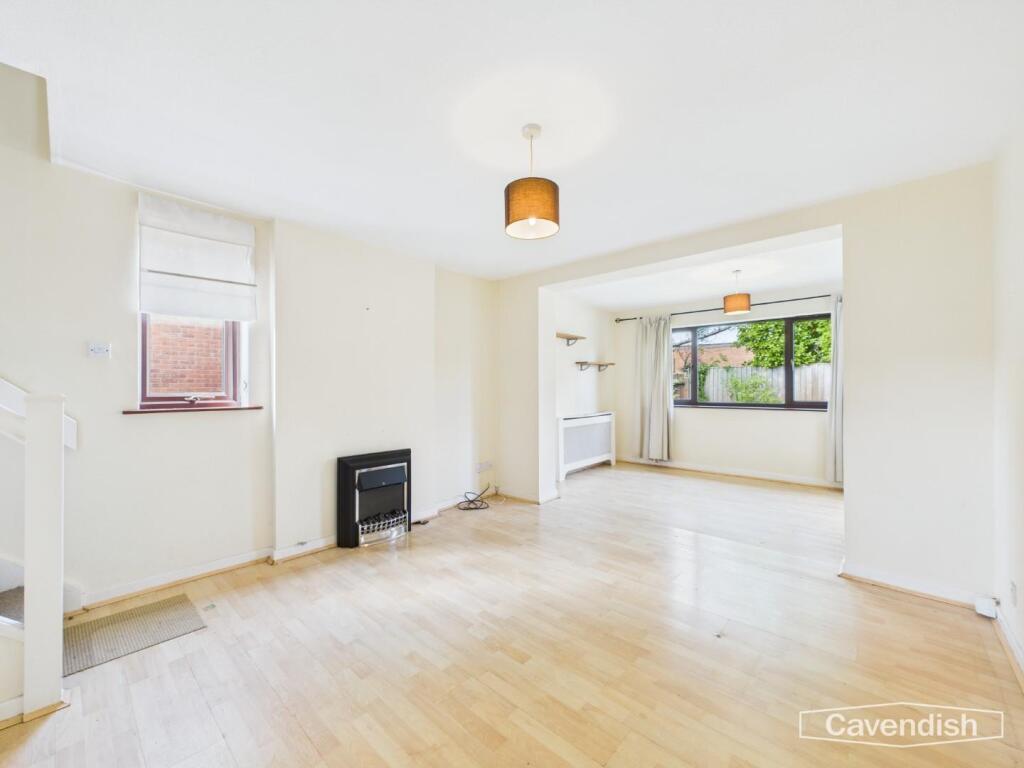 LOUNGE/FAMILY ROOM