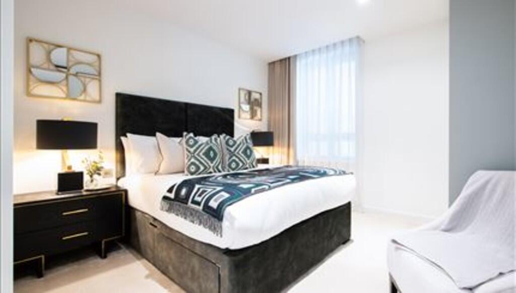 ss_p5896_63731459...