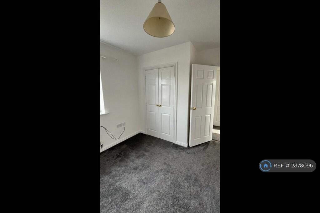 Bedroom 4 Wardrobe