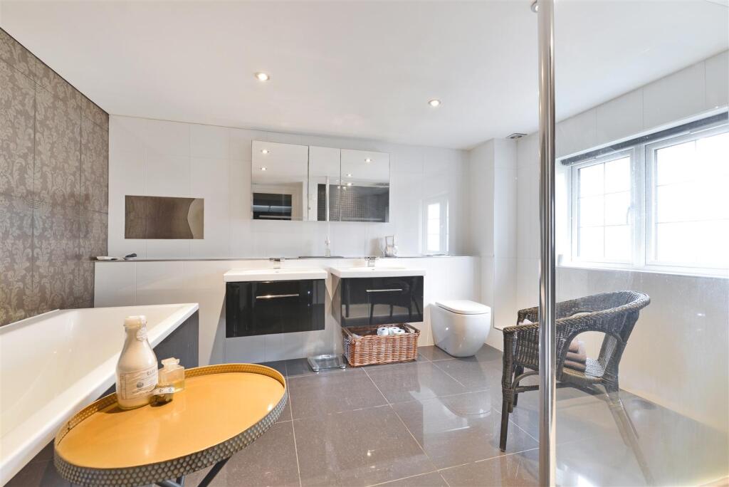 Leander, Avenue Road (4).jpg