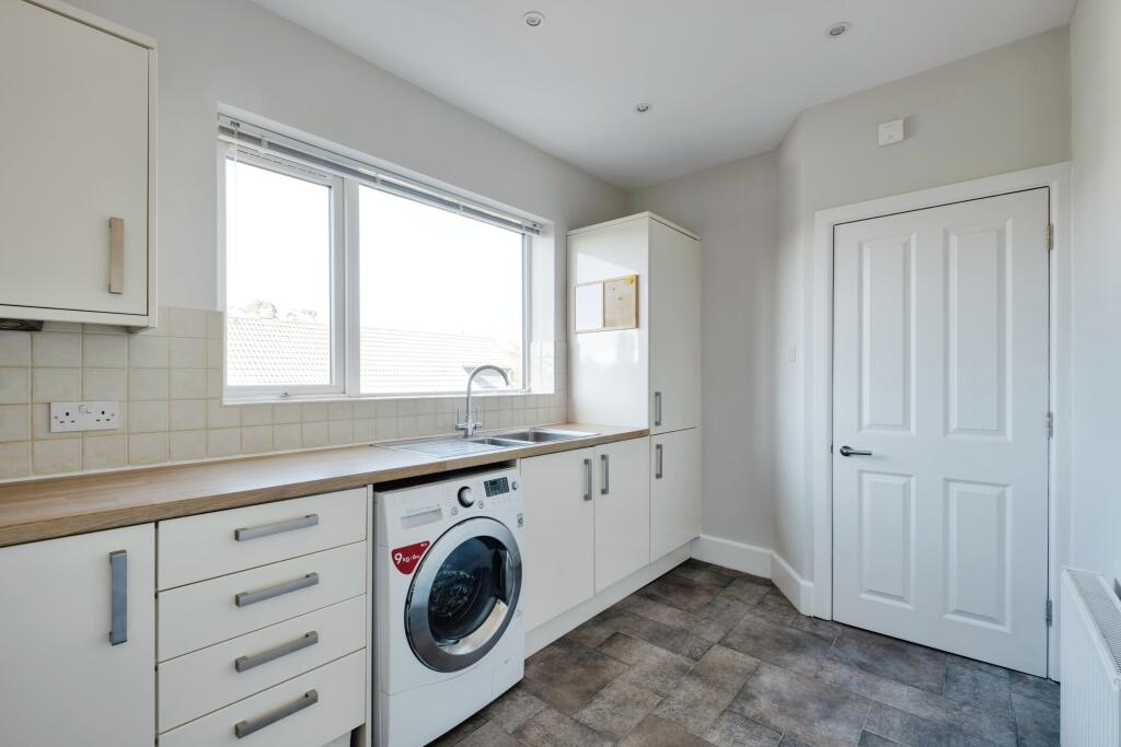 Kitchen - image 2