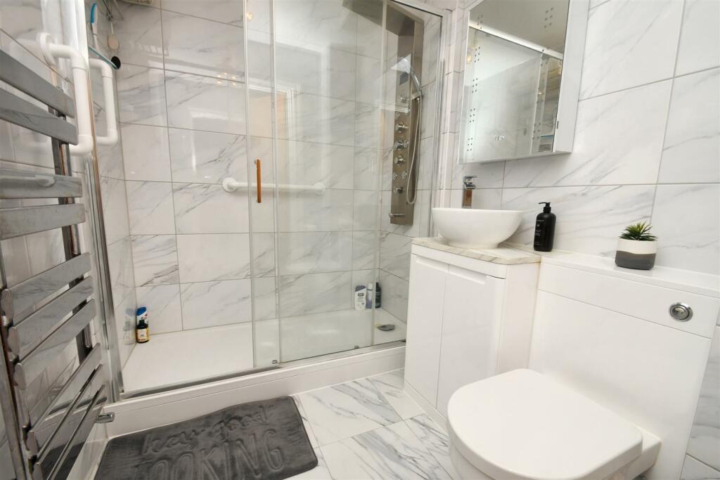 bath room.jpg