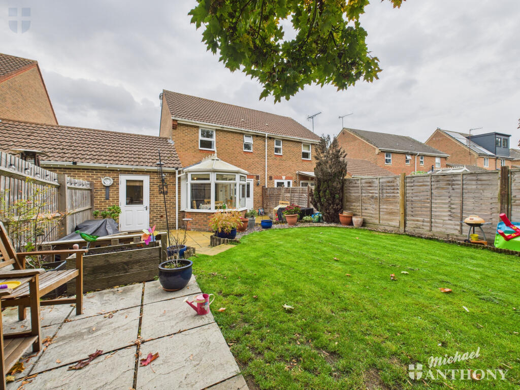 CAM03852G0-PR0435-STILL021