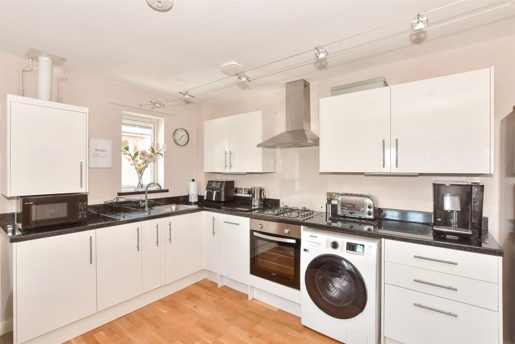 Kitchen/ Lounge/ Diner