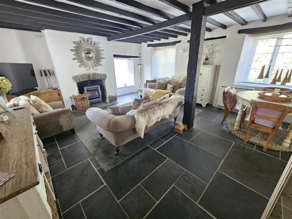 Sitting Dining Room.jpg