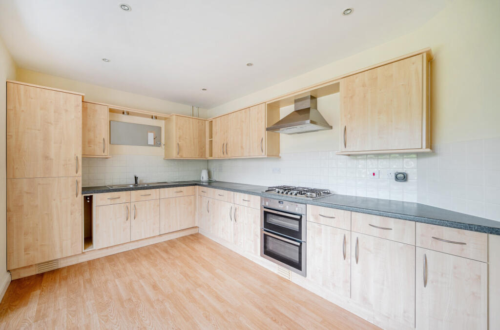 1319351-8-68653c8...