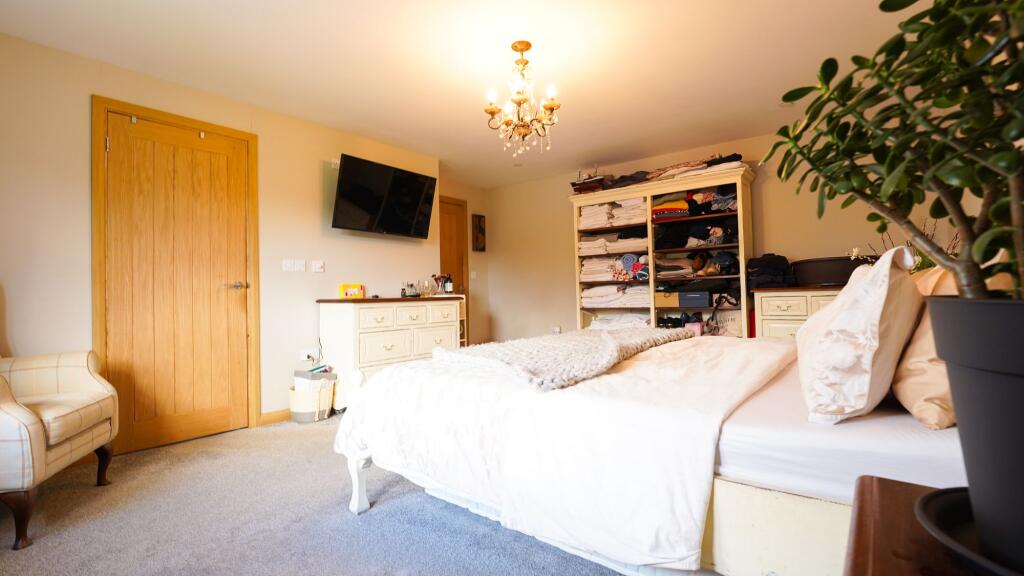 Front Double Bedroom 4