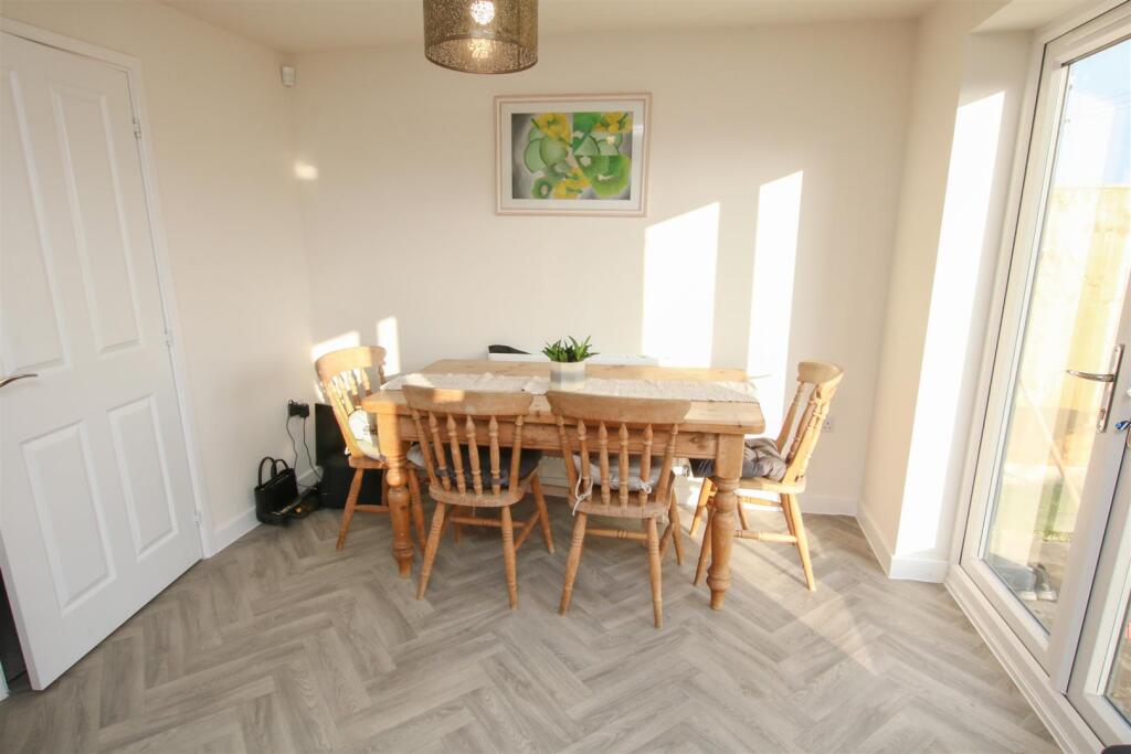OPEN PLAN DINING KITCHEN