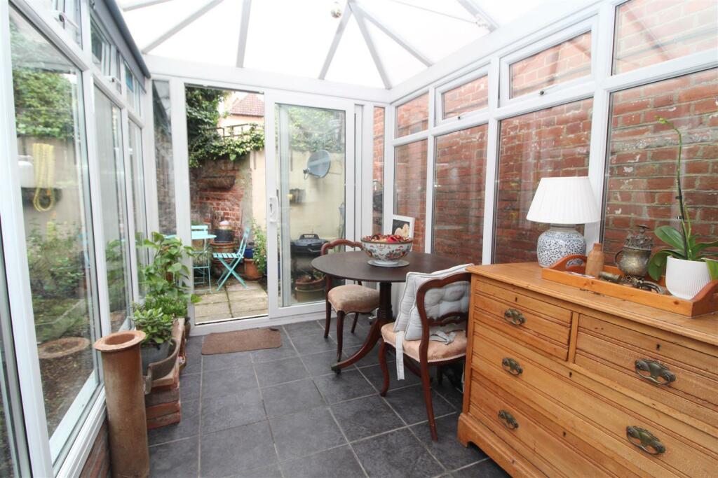 Garden Room/Dining Room