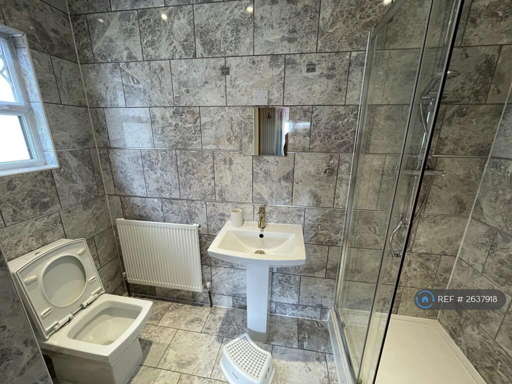En-Suite 1