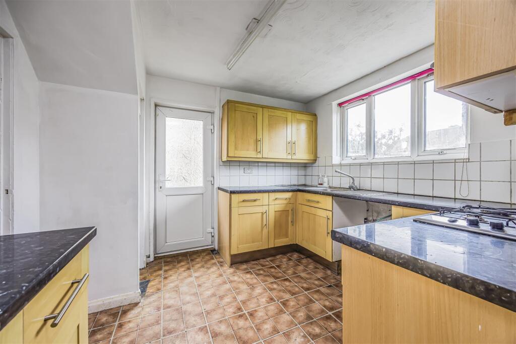 9 Blakemere Crescent, Paulsgrove-PorticoMarketing-