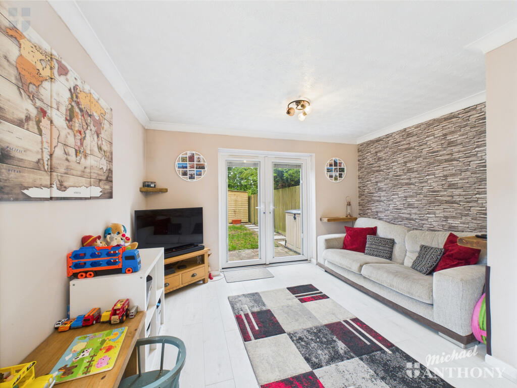 CAM03218G0-PR0667-STILL005