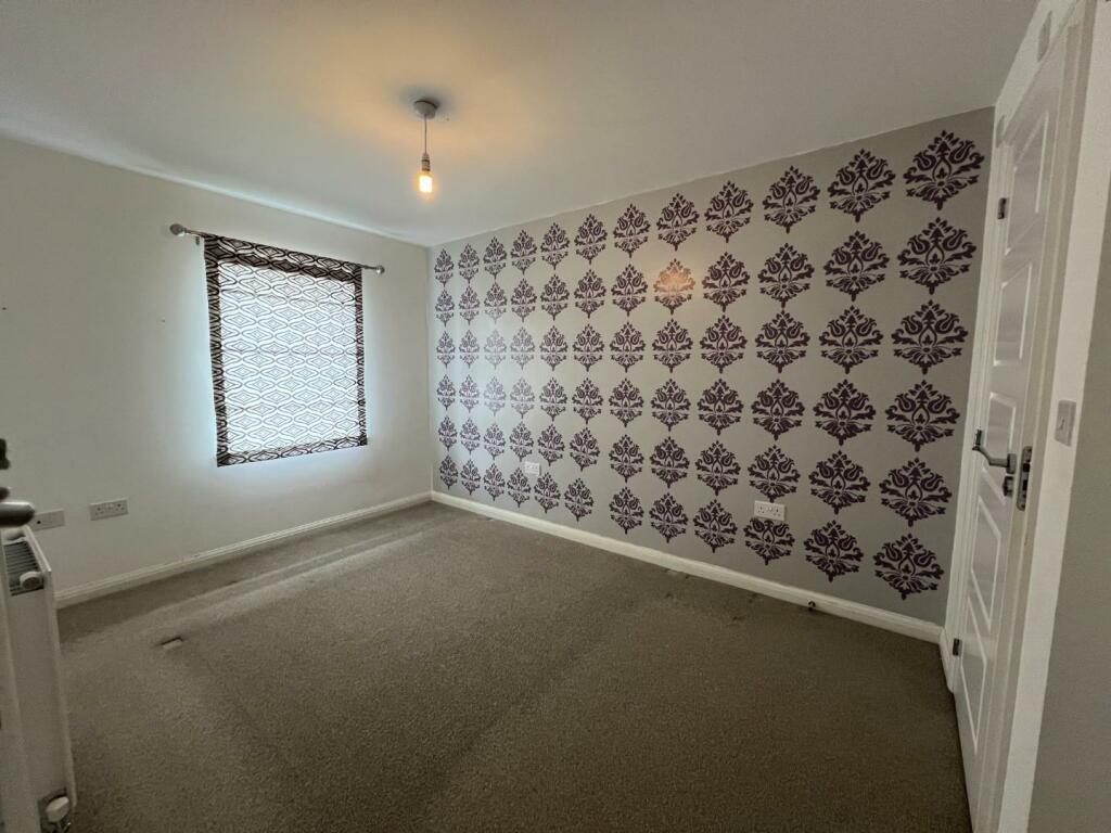 Bedroom 1.JPG