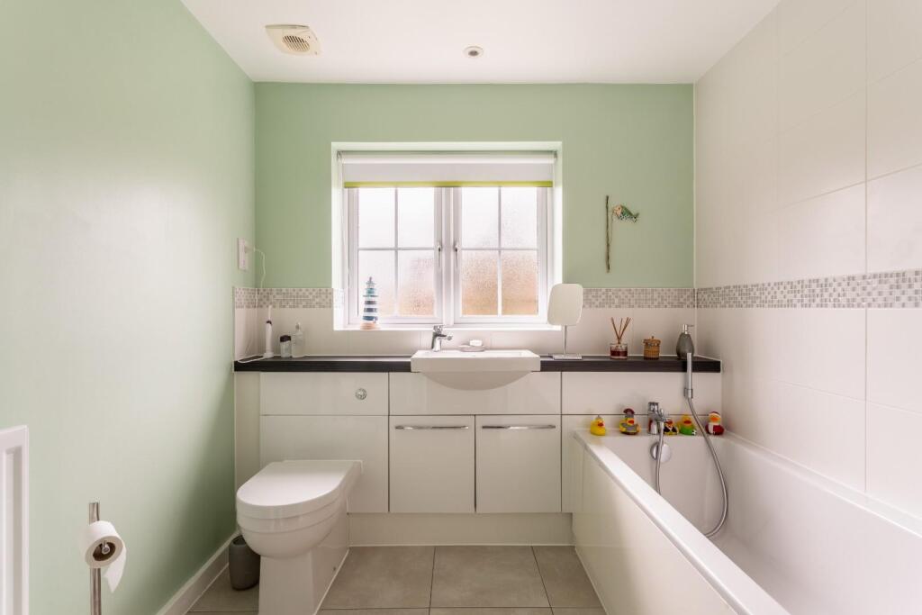 Charlwood Drive-21.jpg