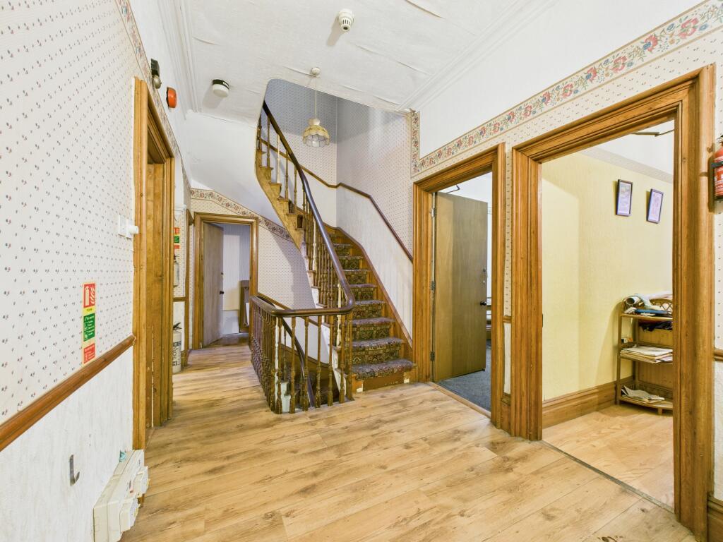 CAM04825G0-PR0229-STILL005