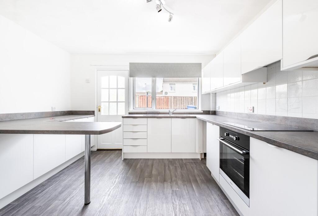 Fitted Kitchen/Breakfast Room