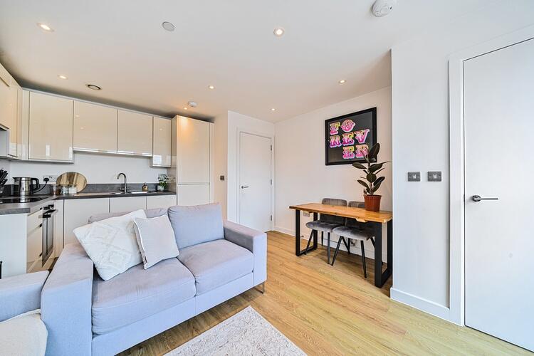 1294227 15 6825f816201e3 ARW