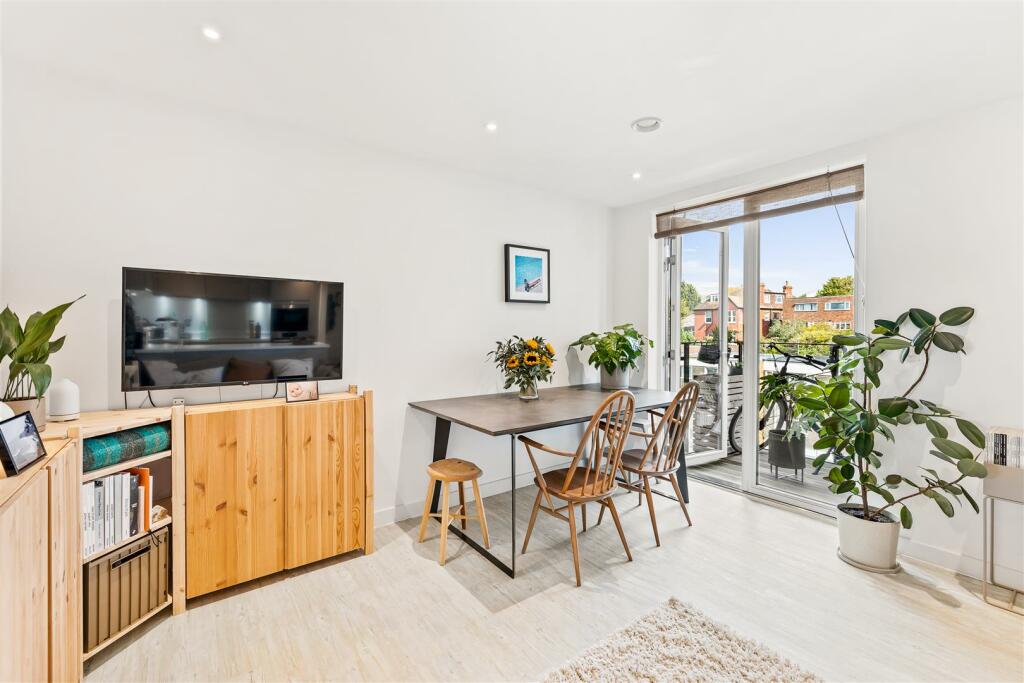 Living/Dining Area
