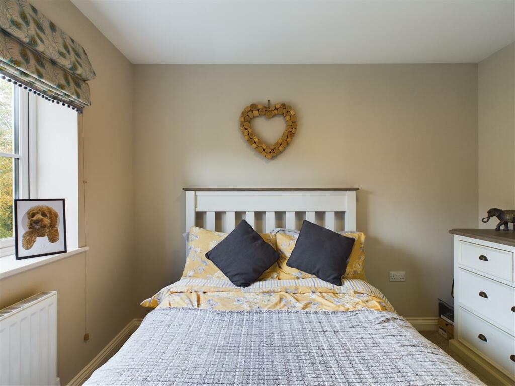 BEDROOM 2