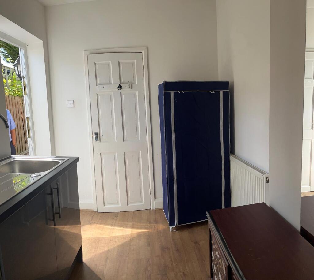 Small Studio Flat in Eastcote