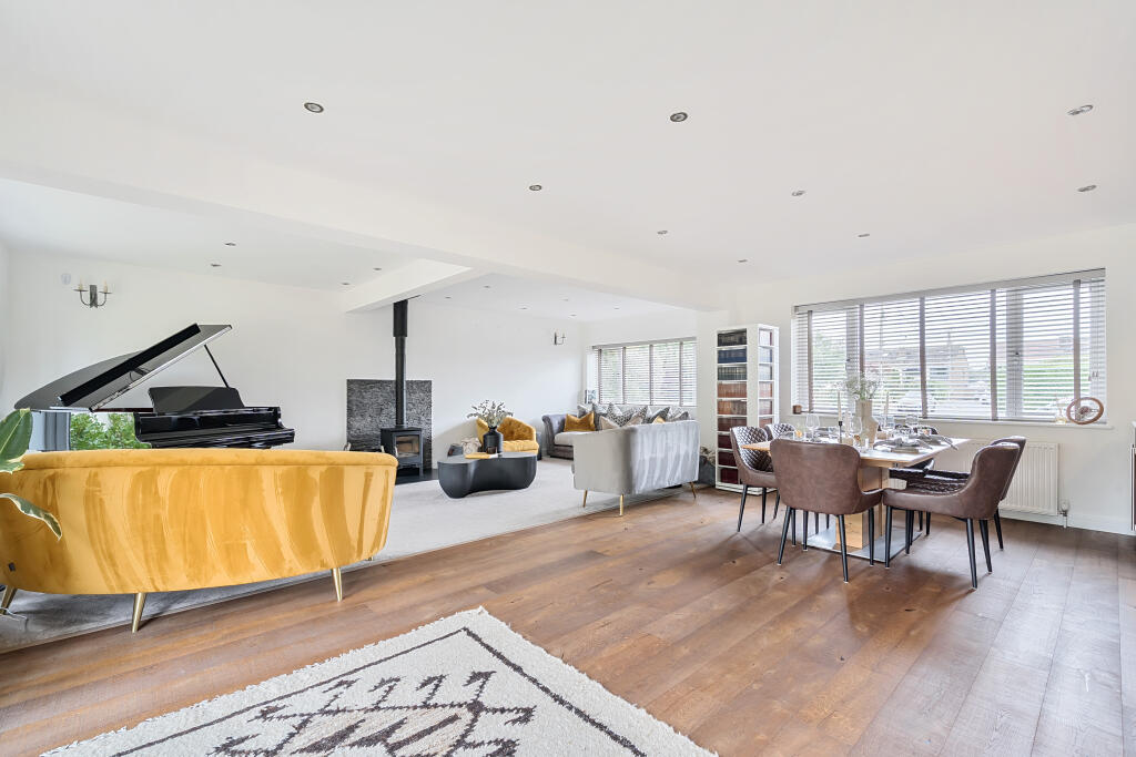 Sitting/Dining Room