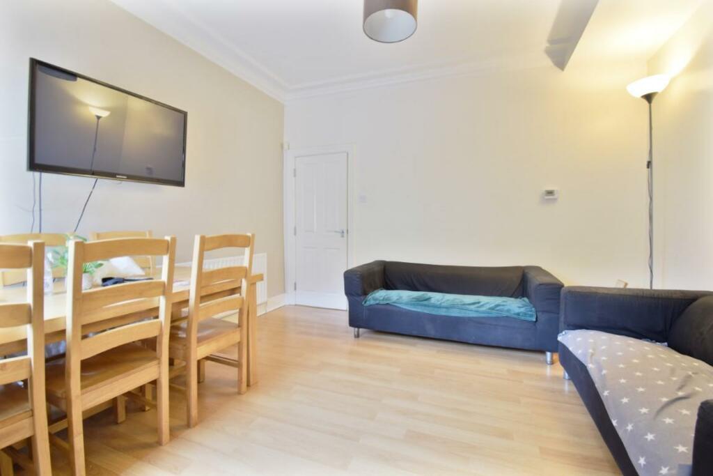 Dining room + lounge (Medium).jpg