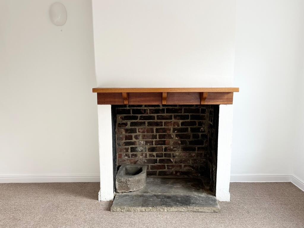 Photograph 4