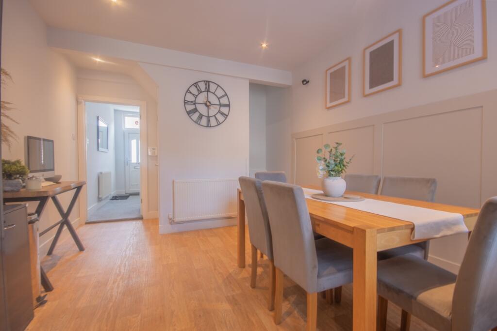 DiningRoom