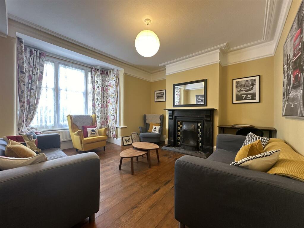 Lounge.jpg