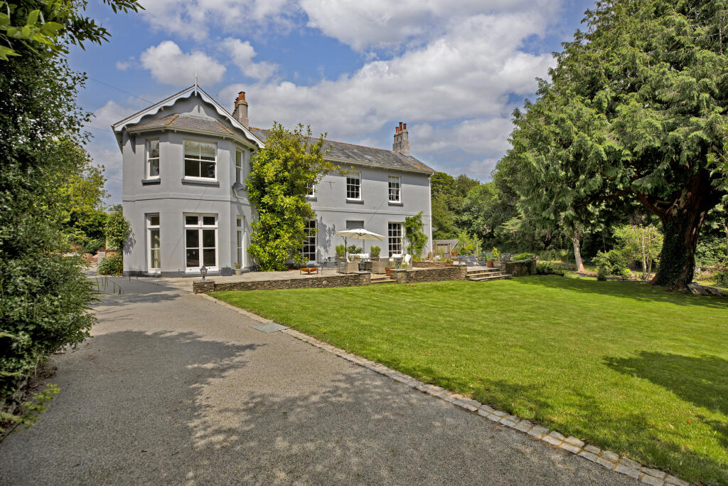 Farwell House And East Farwell