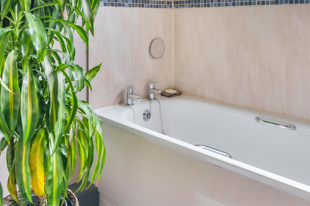 Westhaven Bathtub.jpg