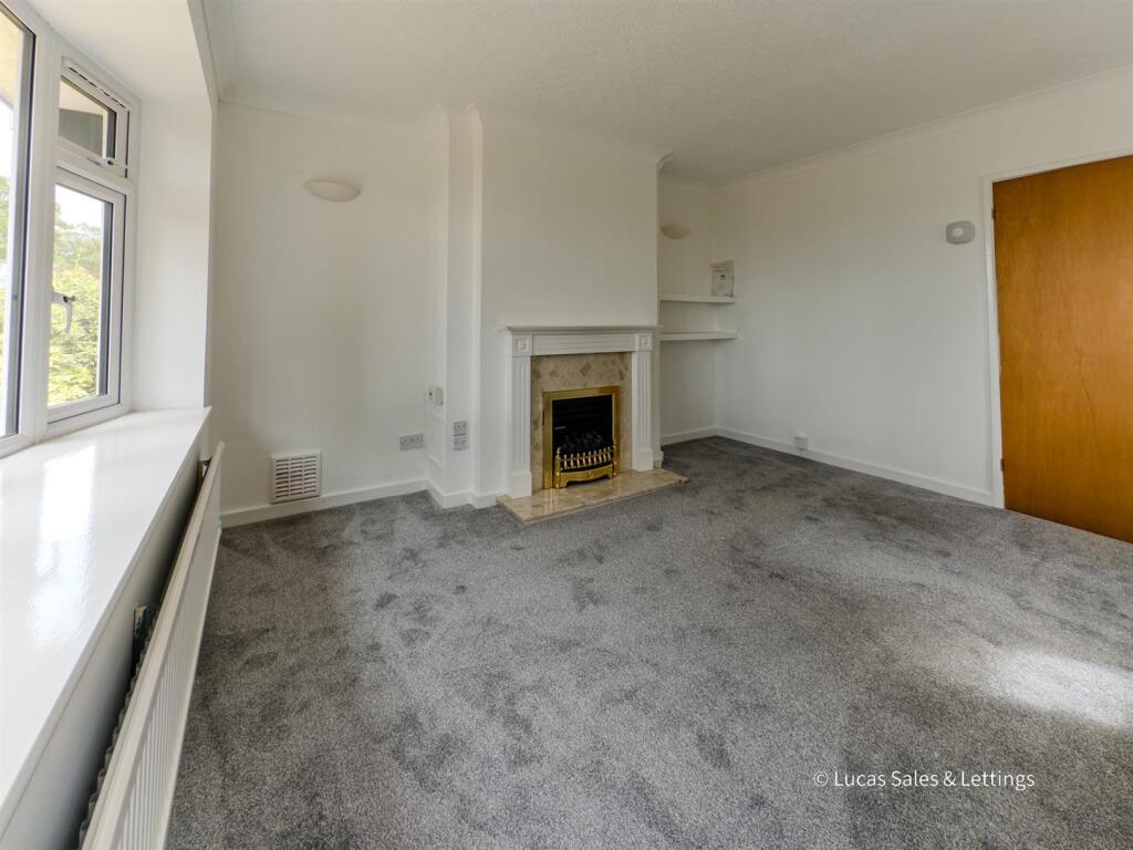 112 Gipsy Lane Kettering-13.jpg