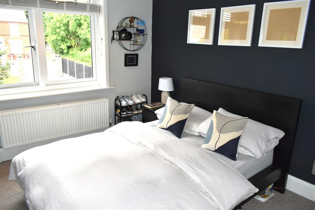 bedroom 2a.JPG