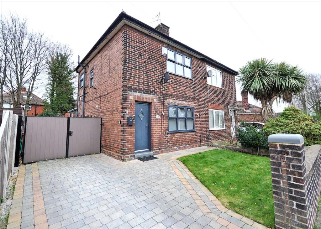 43 Warwick Road Cadishead M44 5HF