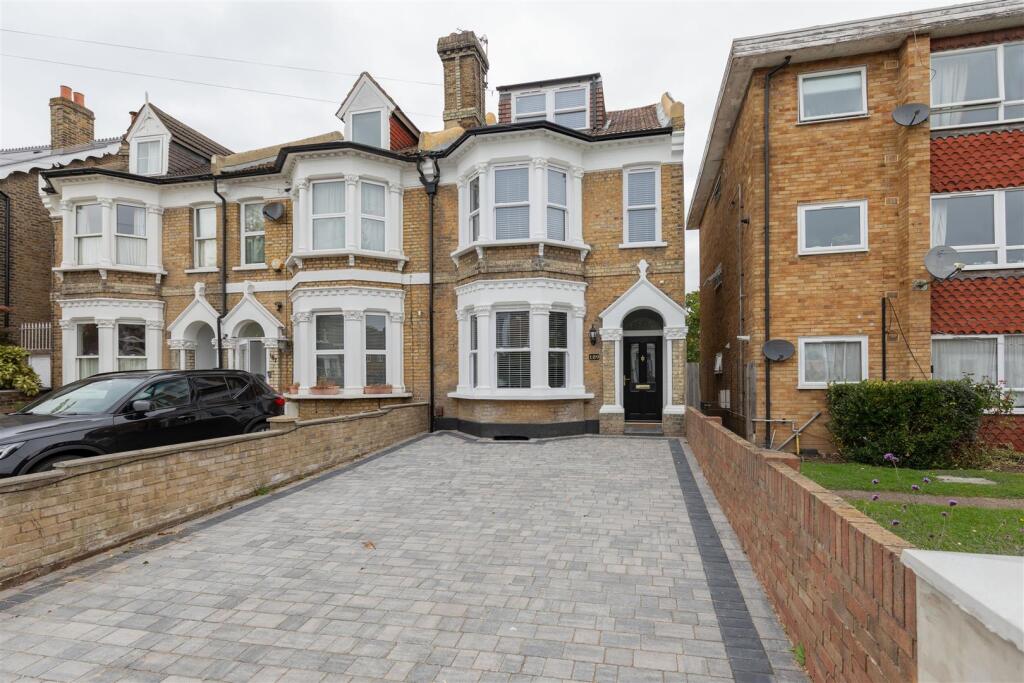 Hainault Road, E11
