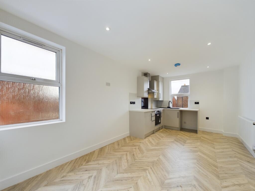 CAM01440G0-PR0084-STILL001