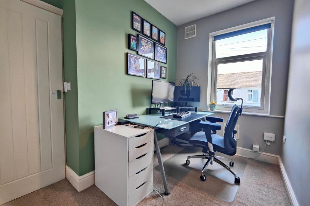 2 Bedrooms