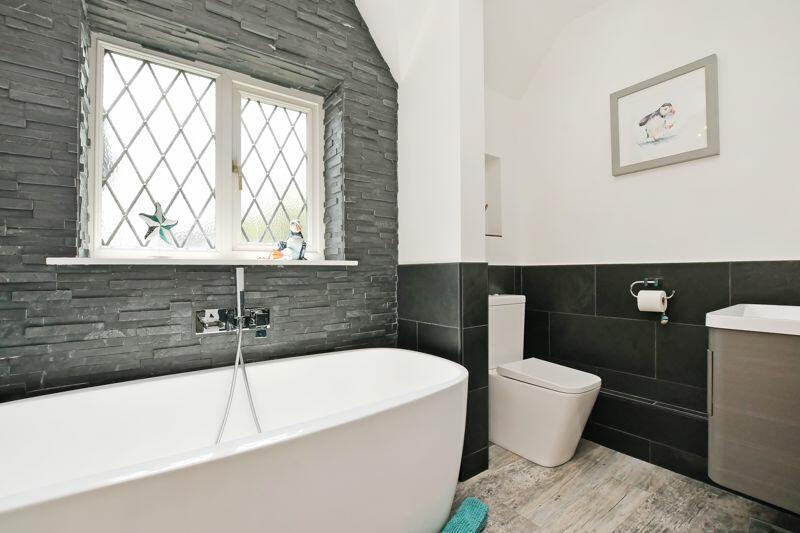 Family Bathroom 