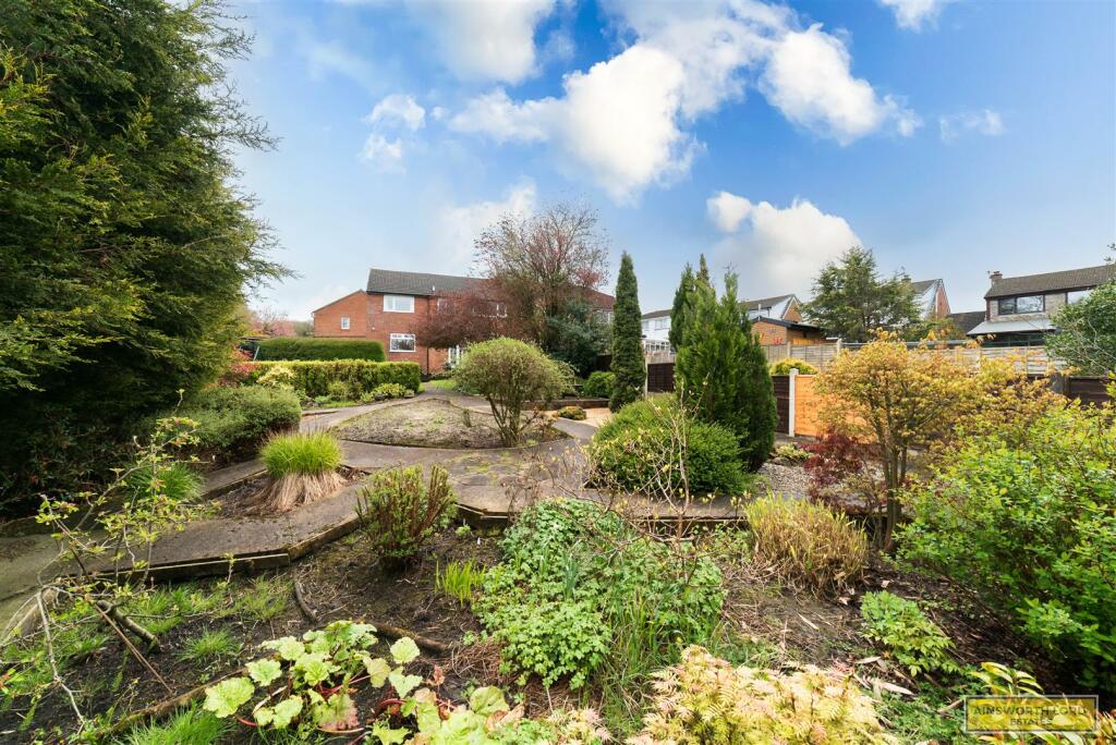LARGE GARDEN