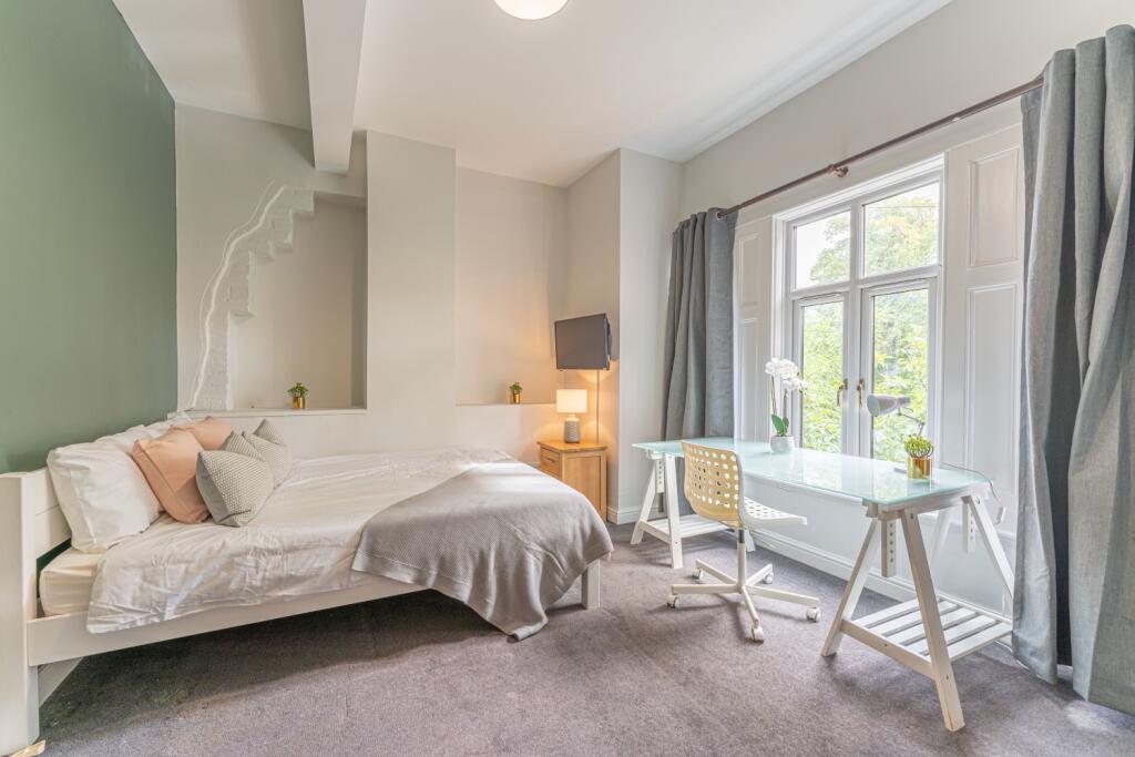 Student Cribs, Nottingham - by Visually Rich 01434