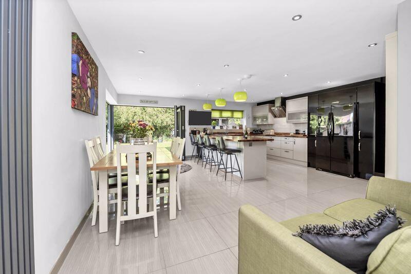 Kitchen/Breakfast Room