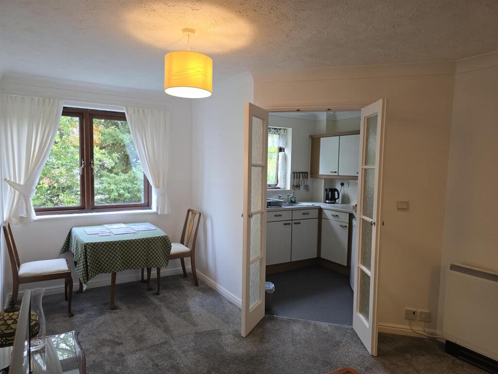 WhatsApp Image 2025-10-08 at 18.35.25_16ad579c.jpg