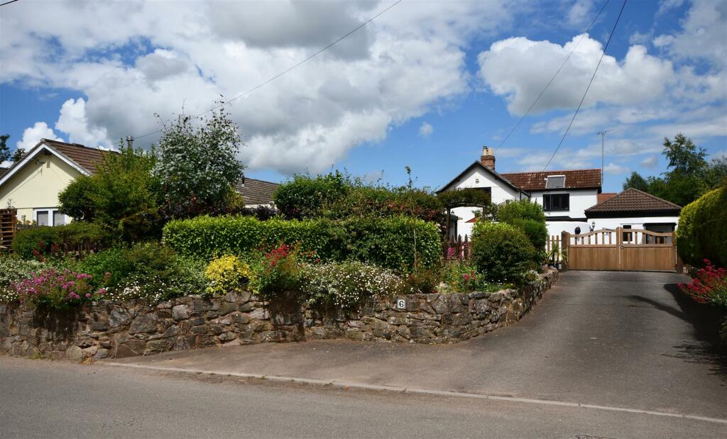 6 Taunton Road