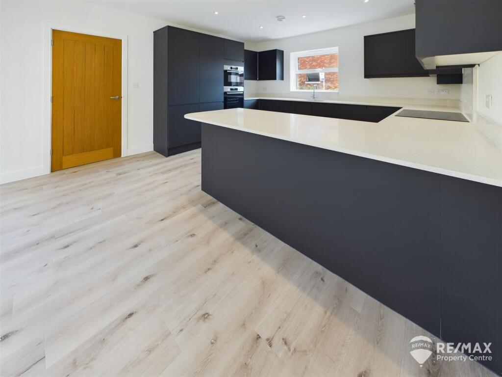 Kitchen Family Room (2).jpg