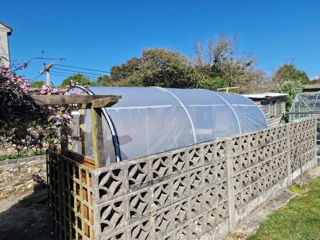 Poly Tunnel