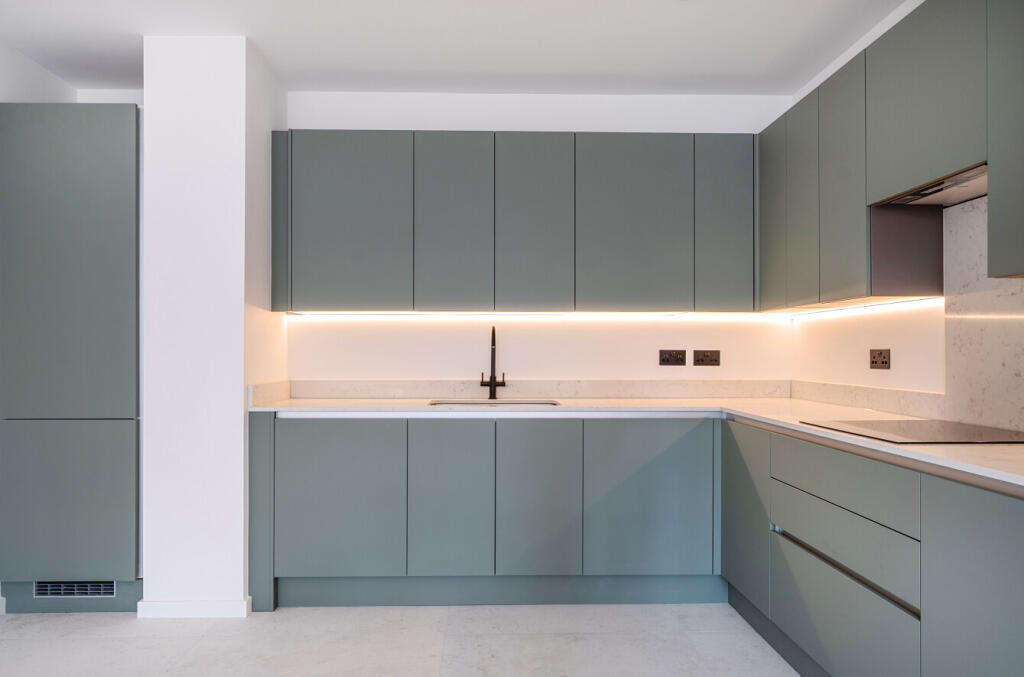 1354789-6-68c2b2a...